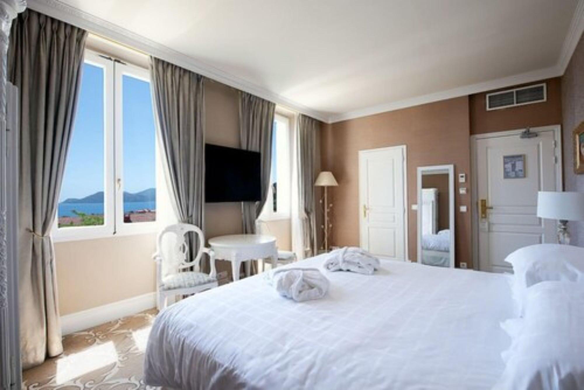 Hotel Chateau De La Tour Cannes Esterno foto