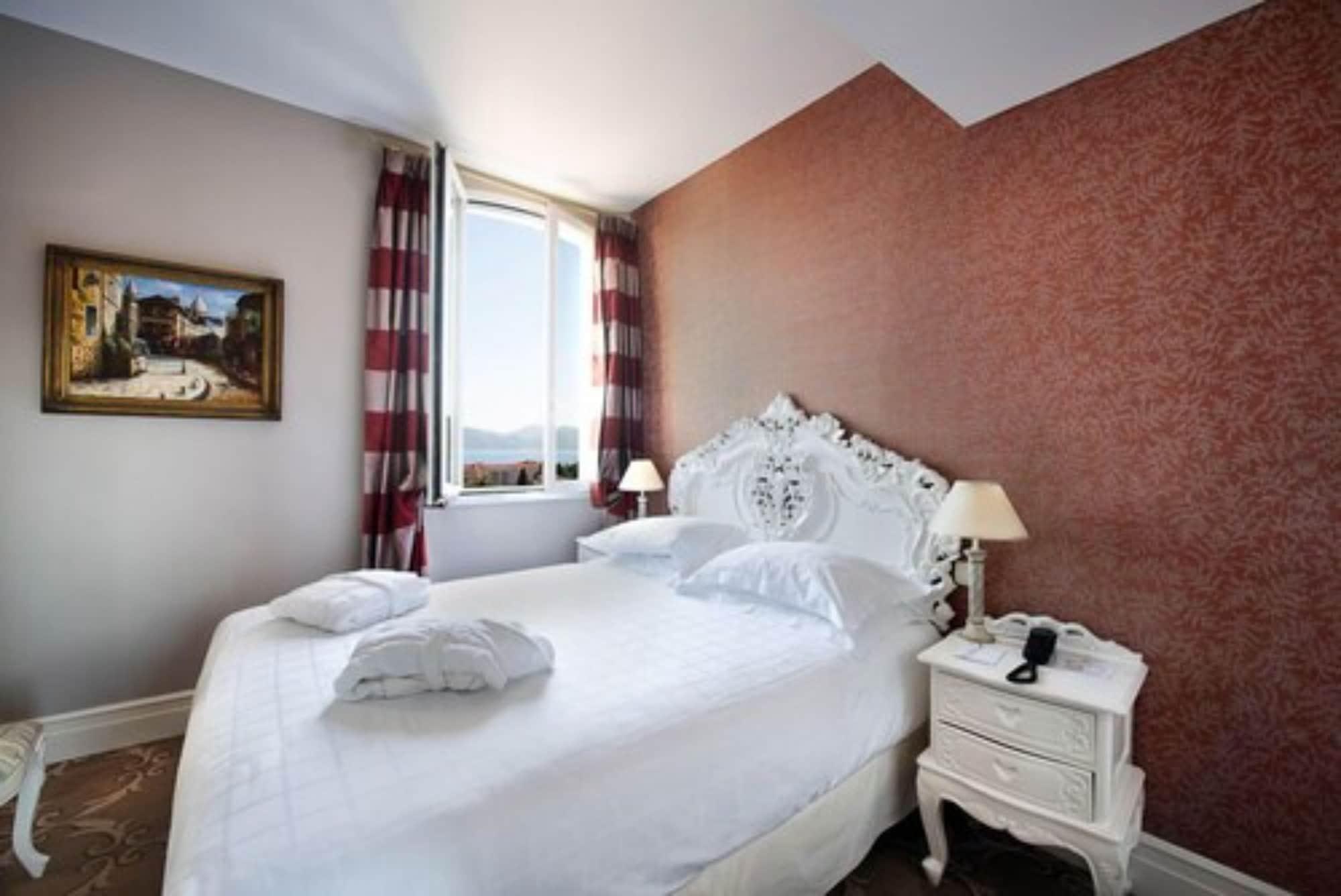 Hotel Chateau De La Tour Cannes Esterno foto