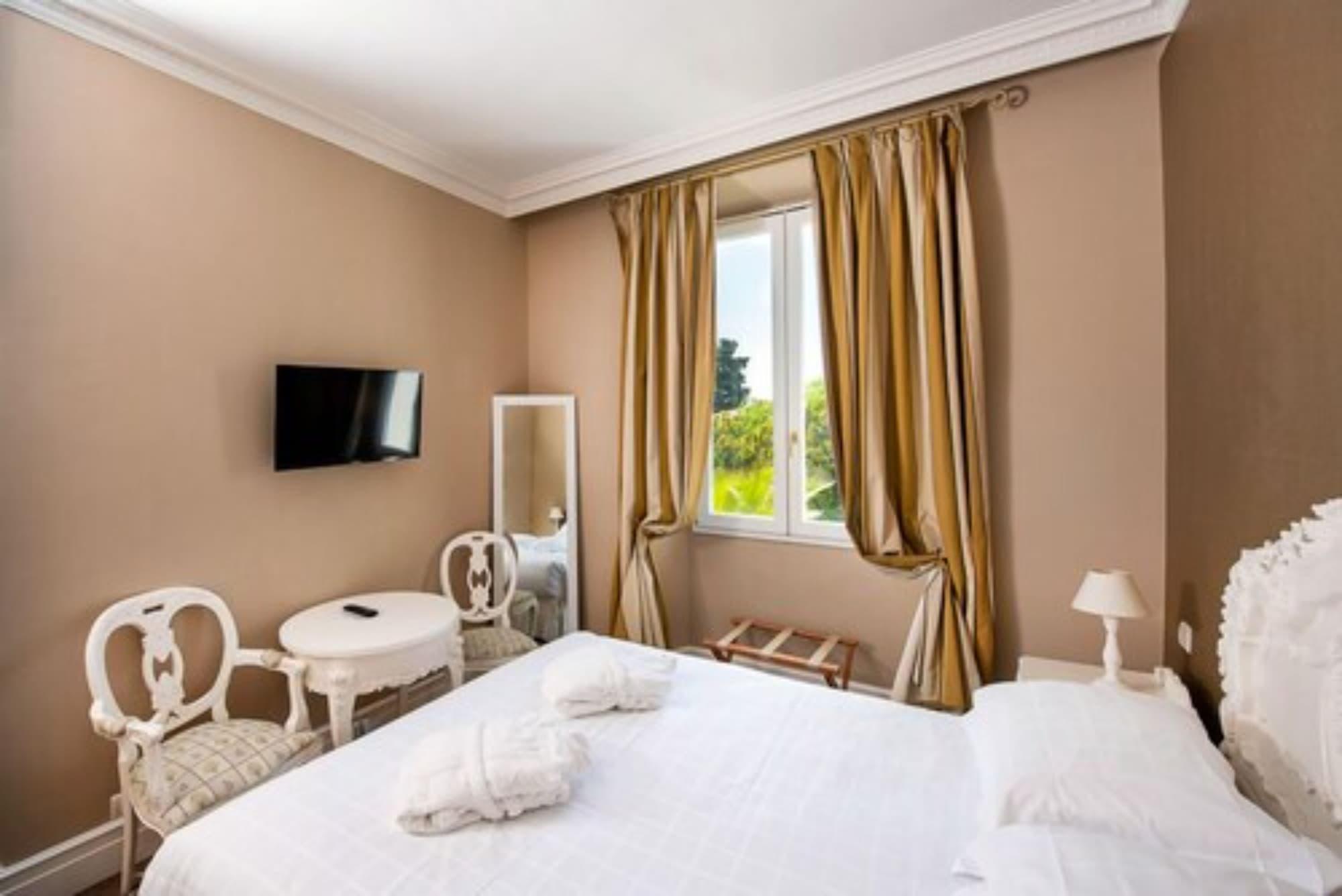 Hotel Chateau De La Tour Cannes Esterno foto