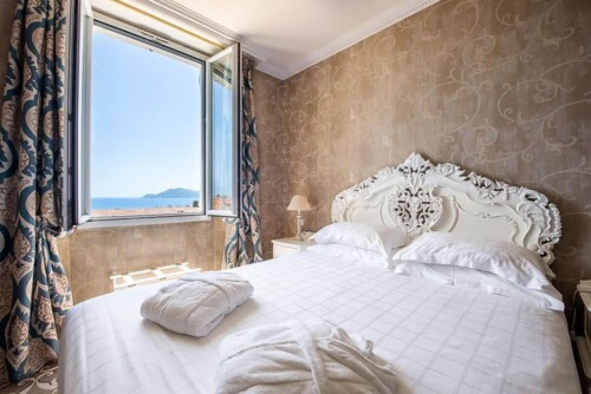 Hotel Chateau De La Tour Cannes Esterno foto