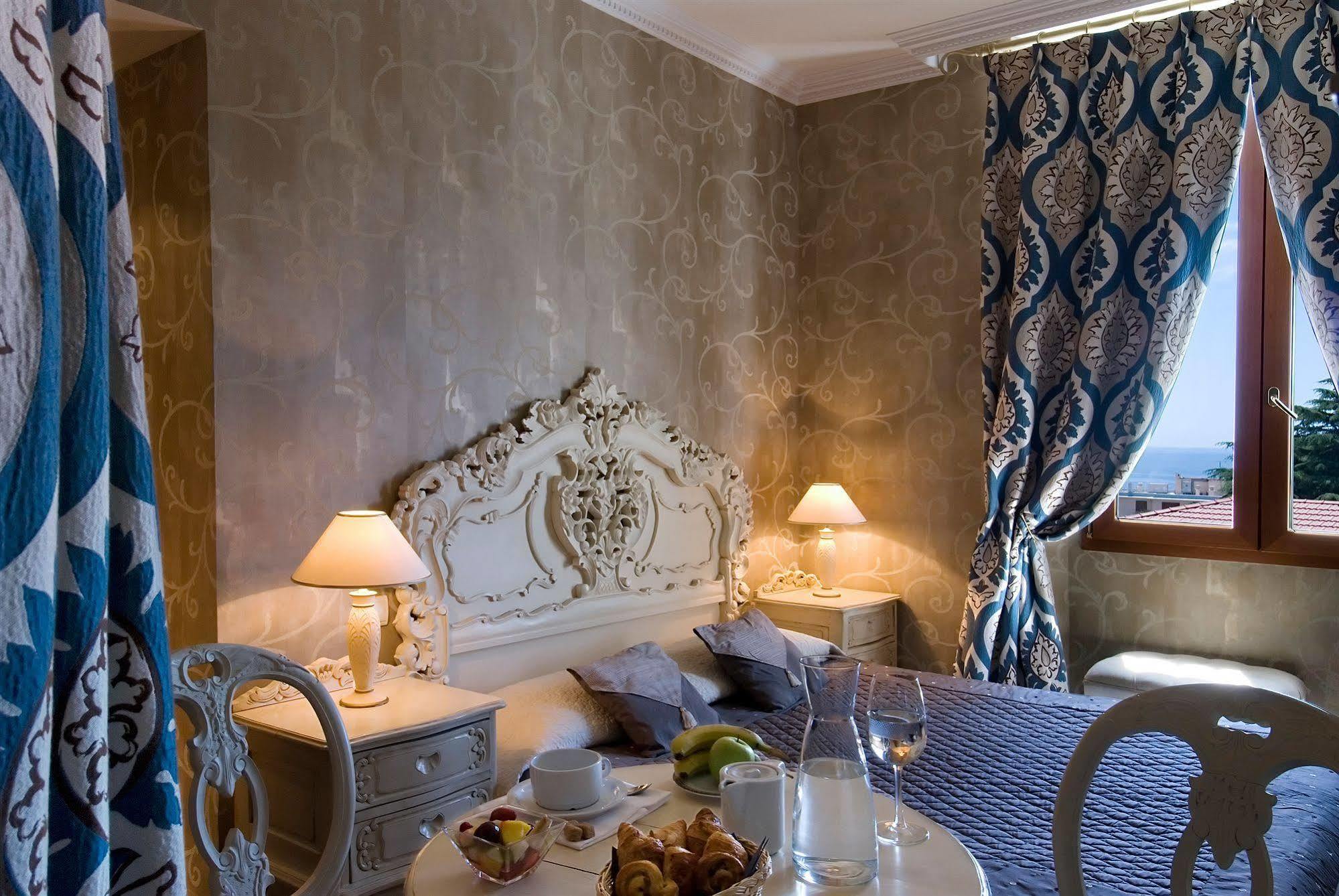 Hotel Chateau De La Tour Cannes Esterno foto